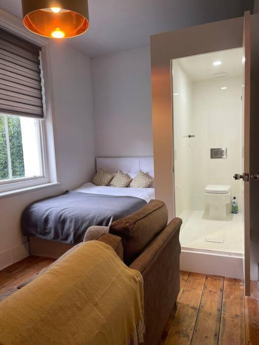 4 Quiet Compact Studio With Garden View - Best Location - Comfortable - Quiet Apartment Brighton Exterior photo