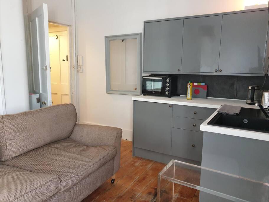 4 Quiet Compact Studio With Garden View - Best Location - Comfortable - Quiet Apartment Brighton Exterior photo
